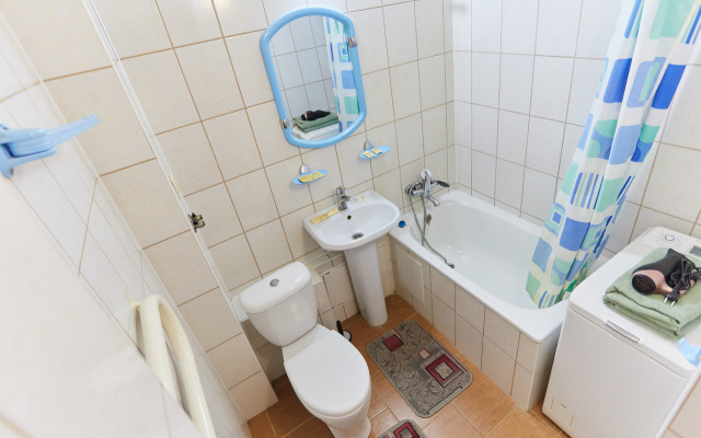 Ukhtasutki On Kosmonavtov