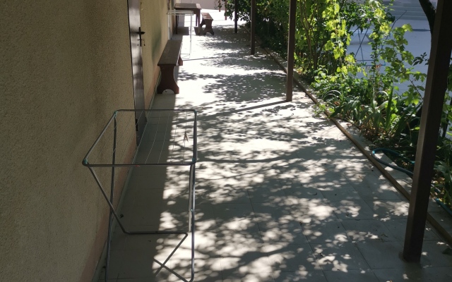 Yakor Guest House