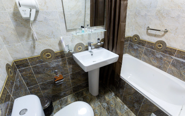 Hotel Iman