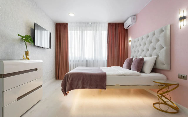 Tryoshka S Vidom Na Rybnuyu Derevnyu Flat