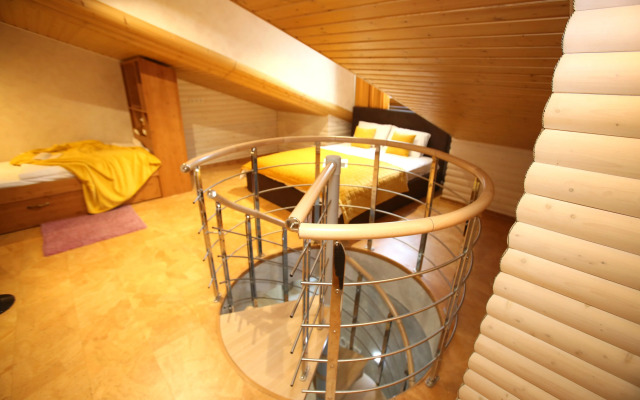 Dvukhurovnevye Nevsky 5 Apartment