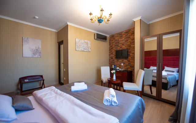 Kraveli Hotel