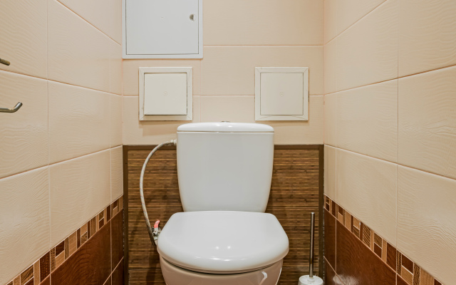 S Tremya Komnatami I Kukhney Na Nemige Flat