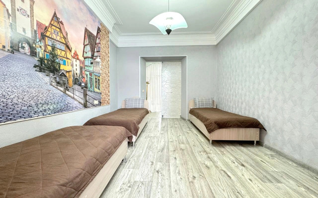 Квартира Трехкомнатная в Центре на Весенней напротив Драмтеатра