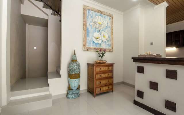 Blue Swing Villa