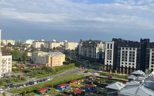S Frantsuzkim Balkonchikom Flat