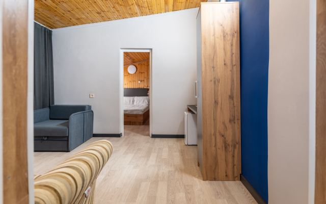 Maksim Park-Loo Hotel