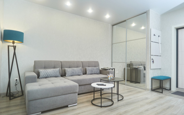 Dvukhkomnatnye Kak Doma 58 Na Mira 78 Apartments