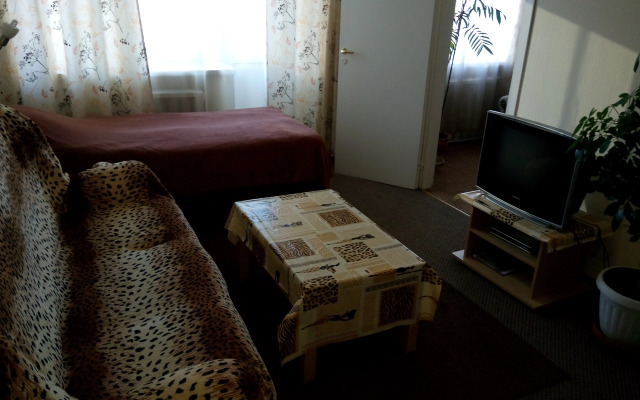 Dvukhkomnatnaya Ulitsa Ispanskikh Rabochikh 35 Flat
