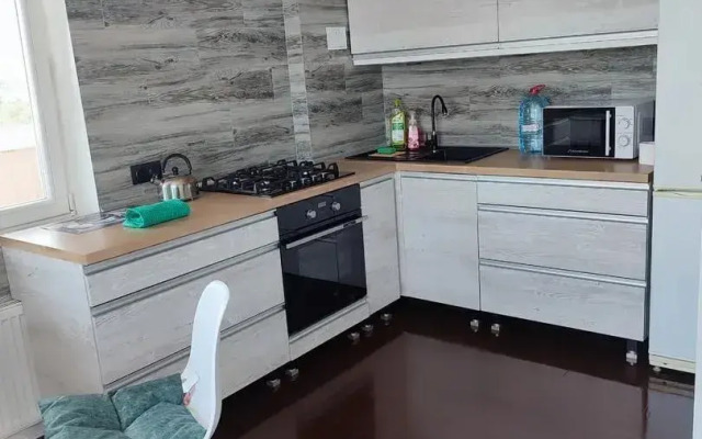 Na Prospekte Kosmonavtov 4b Apartments