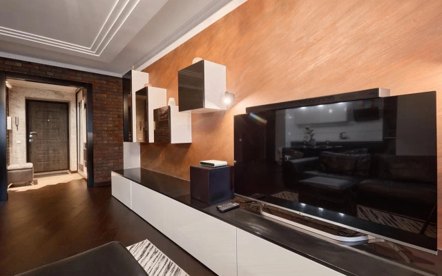 Reverie Vip2000 Apartments