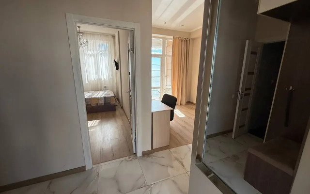 687 Na Krymskoy 89 Apartments