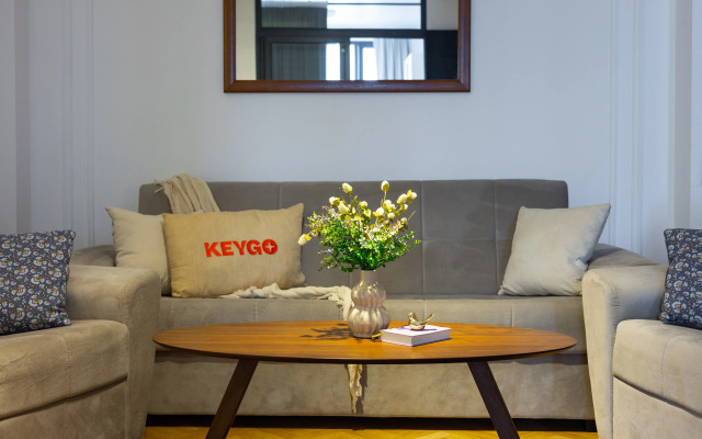 KeyGo #0149 2 Bedroom Design near Saryan Street Apartments