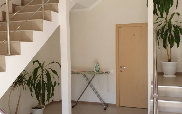 Alisa Guest House