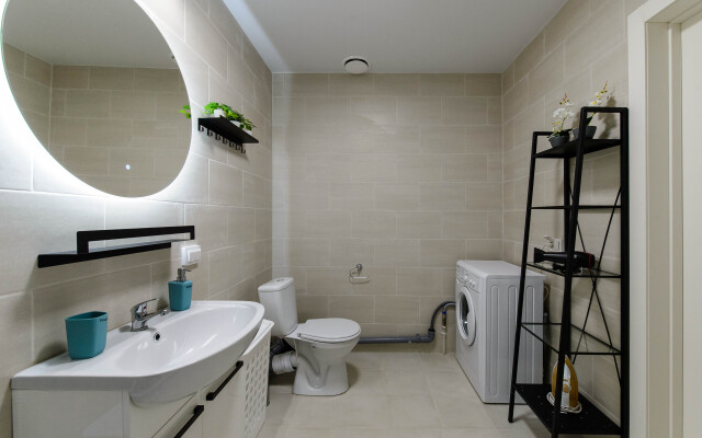 Квартира двухкомнатная Азина 25