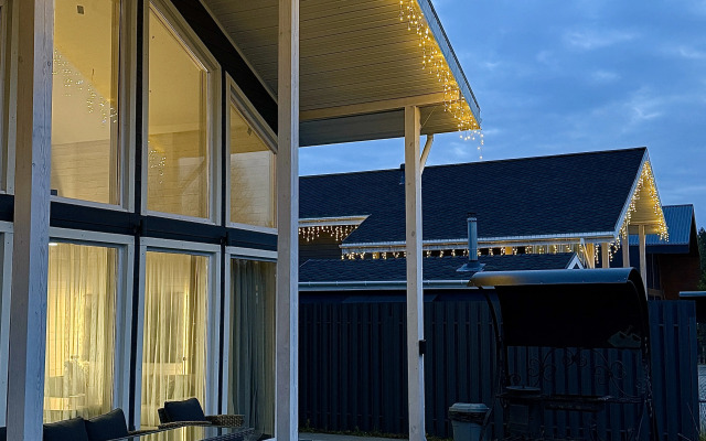 S Basseynom I Baney Private House