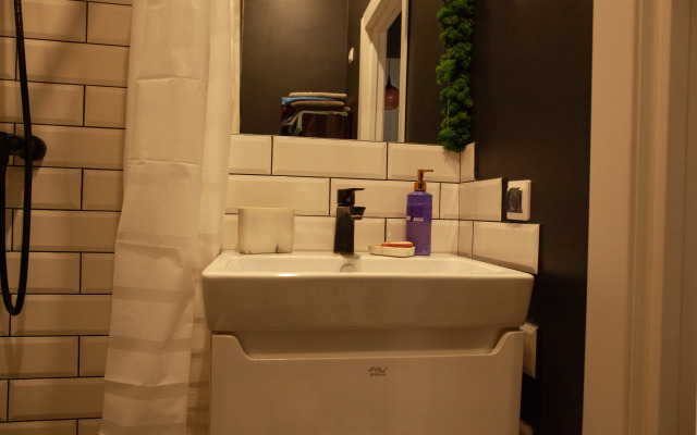 Na Flotskom Spuske Flat