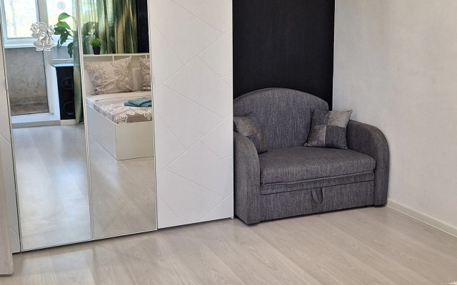 Okolo avtovokzala Flat