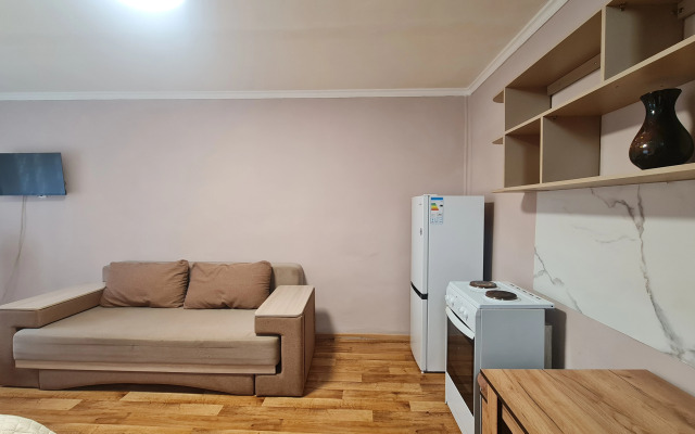 Flat Uyutnaya Byudzhetnaya Komnata 16m2 for 5 people