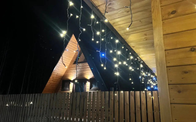 Частный дом в Стиле A-Frame на Берегу Озера