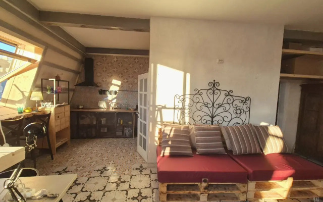 Atmosfernaya Mansarda V Tsentre Peterburga Flat