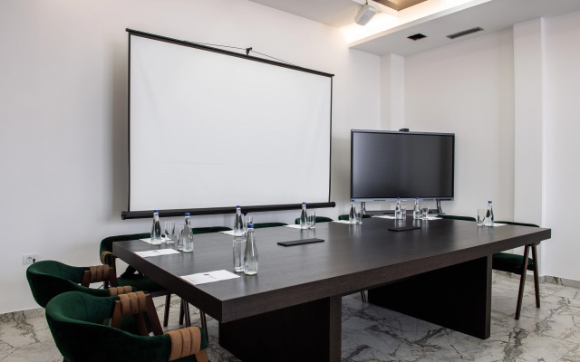 Отель Alexander Resort