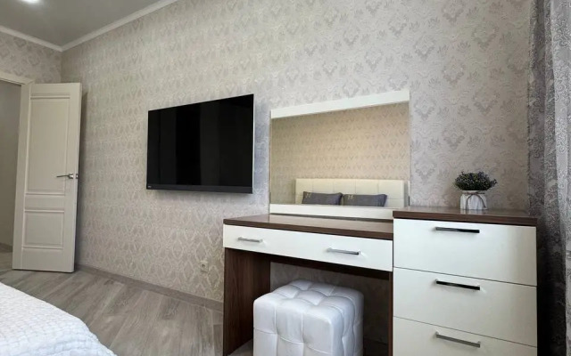 Квартира Шикарная двухкомнатная с лоджией