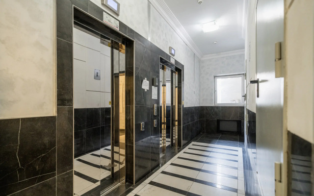 V Tsentre u metro Apartments