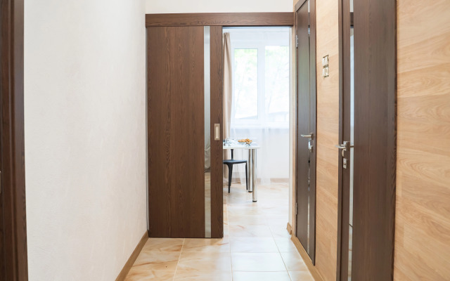 Квартира Просторная Двухкомнатная Natali на метро Пражская