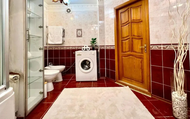 Retro na Auezova Flat