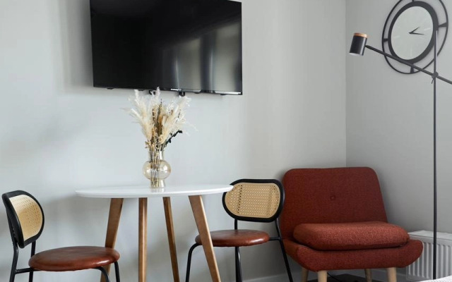 Myhomeyourhome Na Bulvare Golovnina 4 Apartment