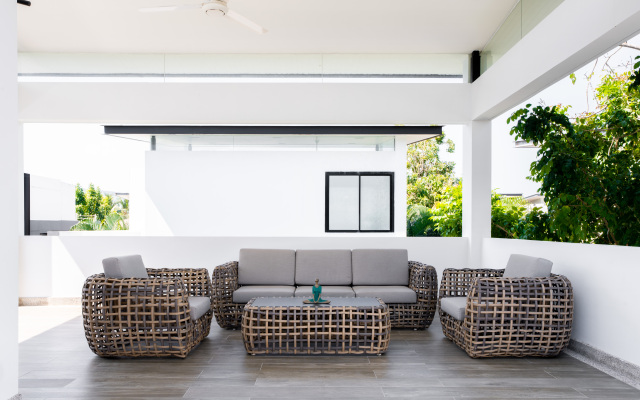 Laguna Park 4BR with Pool by NLA Villa