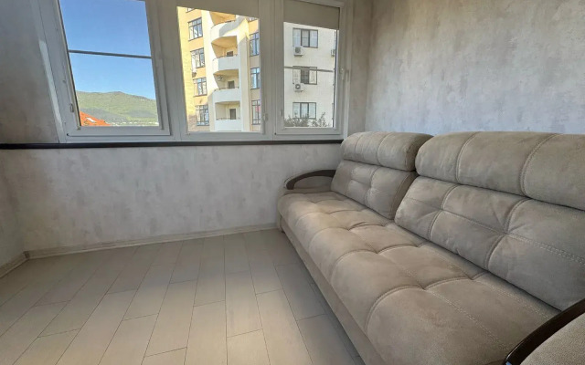 Prostornaya Ryadom s Morem Flat