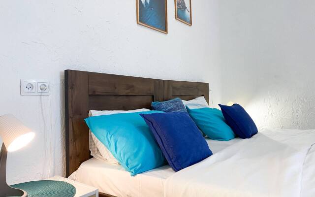 Happiness Live in the center of Sevastopol Apartment