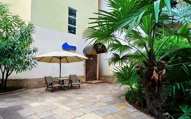 Living Quarters Elizaveta Na Ul.Ostrovskogo 25