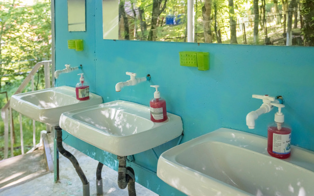 Yug Turist Guest house