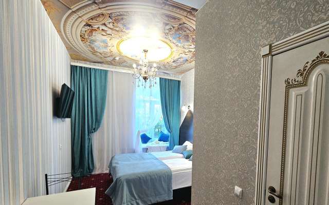 Апартаменты с видом на Александровский сад