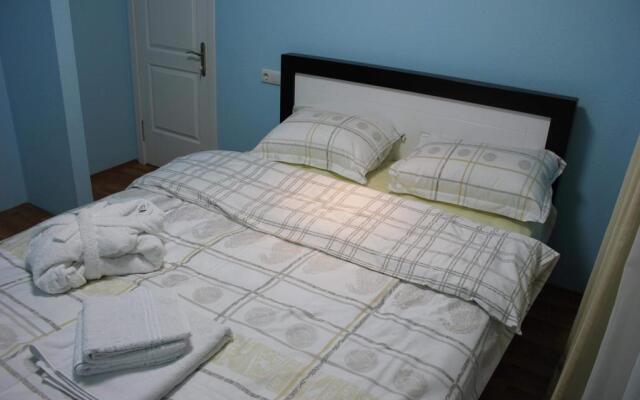 Mazeri Guest House