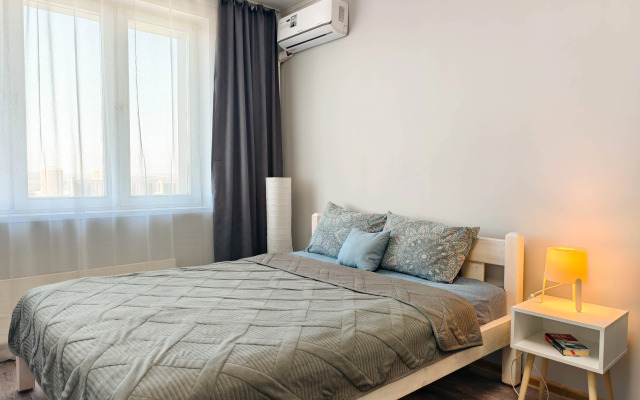 Uyutnaya S Dizaynerskim Remontom I Shikarnym Vidom Flat