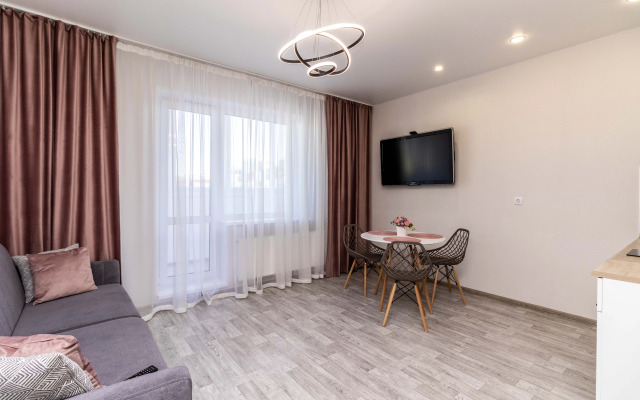 Квартира комфортные Ивана Захарова 18/2