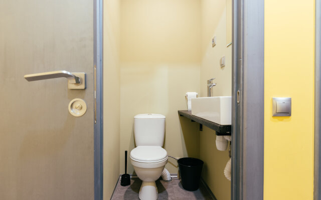 Gibrid Buk Boks Mini-hotel