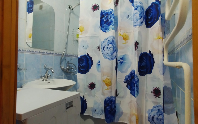 Dvukhkomnatnye Na Komsomolskoy Apartment