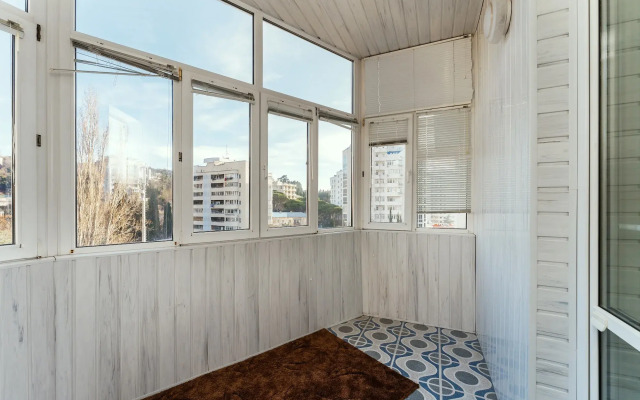 Pyatikomnatnaya V Tsentre Yalty Flat