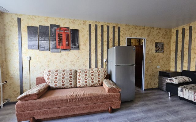 L.v.hotels Na Pervomayskoy 18a Flat