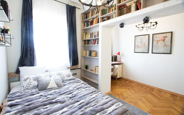 Tryokhkomnatnaya na Tverskoy Flat