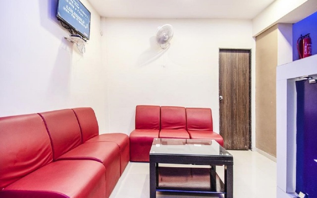 Pratiksha Hotel
