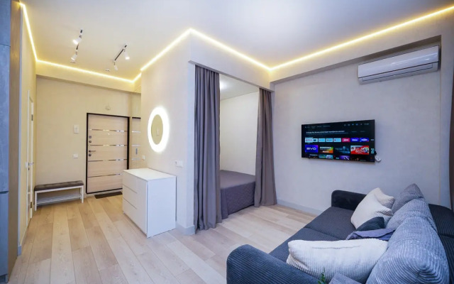 9 Krymskiy Mamayka Apartment