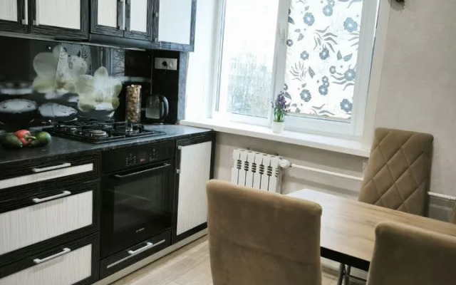 Квартира двухкoмнaтнaя в тиxoм цeнтре