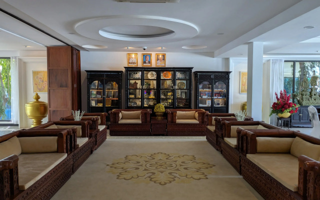 Отель Jaya Suites Hotel