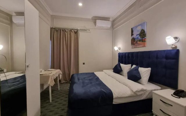 Retro Art Boutique Hotel